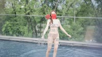 小丽 DJ何鹏版 比基尼美女泳池写真 唐古 MV音乐在线观看